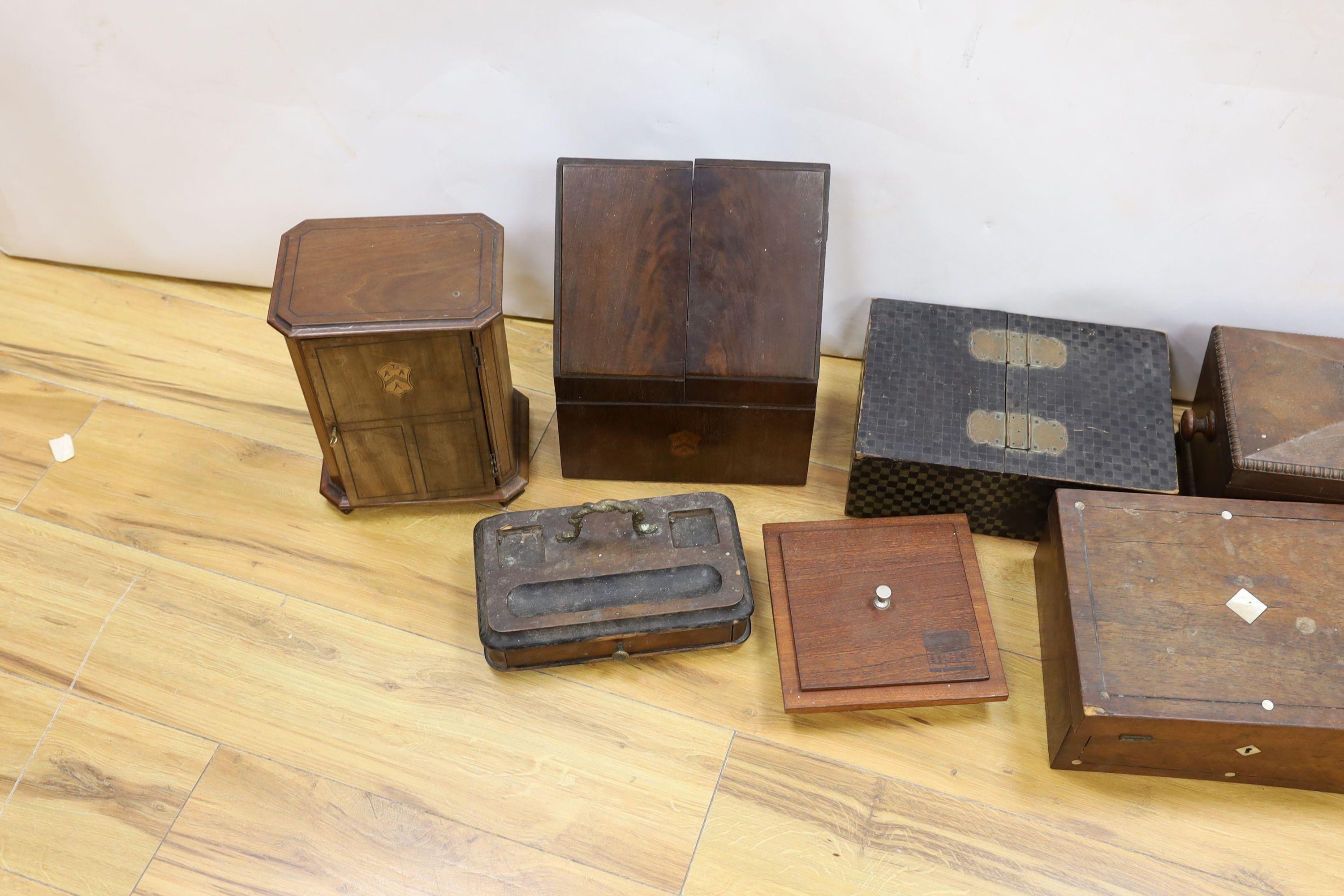 An inlaid miniature linen press, Japanese lacquer box, a stationary box and tea caddy etc (7 items in total)